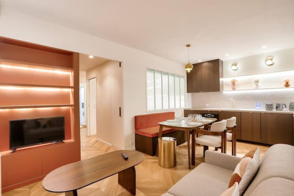 Sublime Duplex Avec Salle De Cinema * Parijs